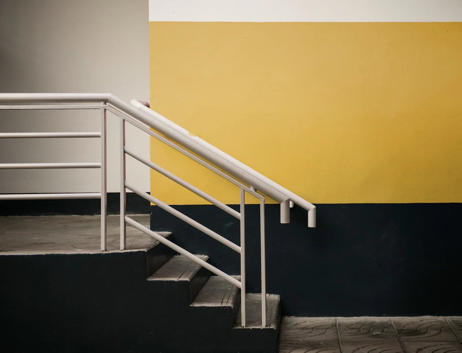 Railing Is Best for Porch Steps